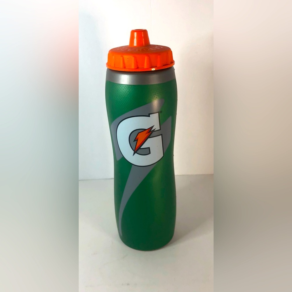 Gatorade 32 Oz. Contour Squeeze Sport Water Bottle Workout Fitness